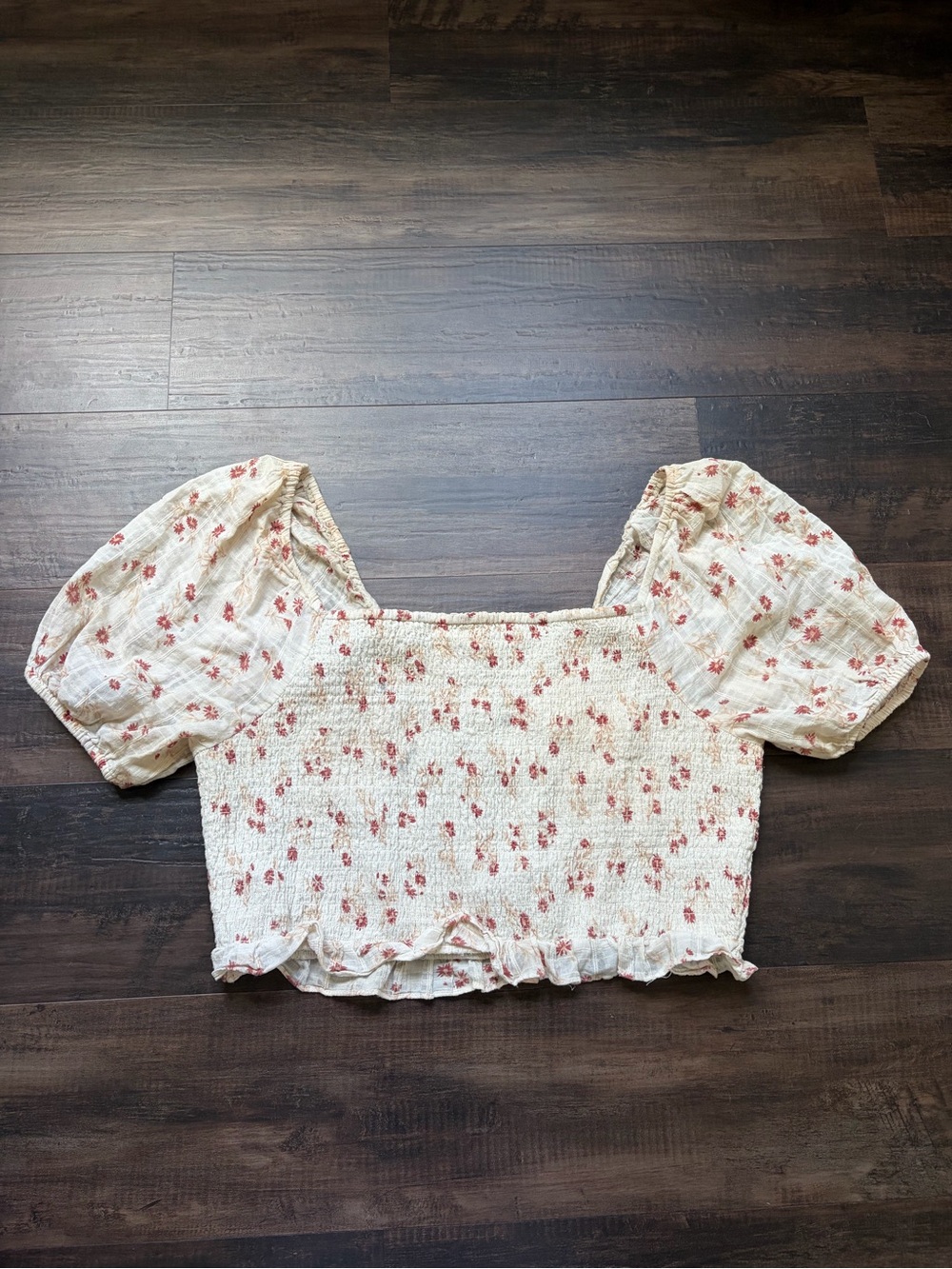 American Eagle Outfitters XXL Cream Crop Top with Pink Floral Print